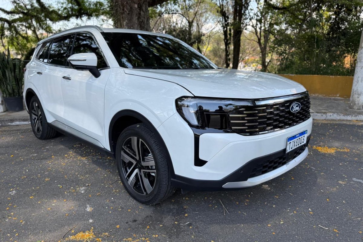 Farol da Bahia testa o renovado Ford Territory 2025