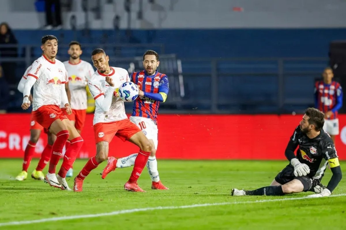 Bahia recebe Bragantino para se consolidar no G-5 do Brasileiro