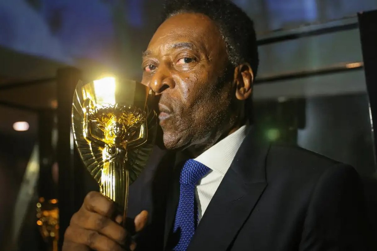 Justiça penhora apartamentos de Pelé por dívida de condomínio no litoral de SP