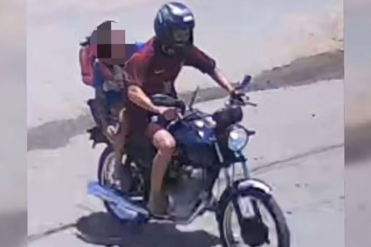 Vídeo: câmera flagra homem ao sequestrar menina de 9 anos em garupa da moto; vítima conseguiu fugir