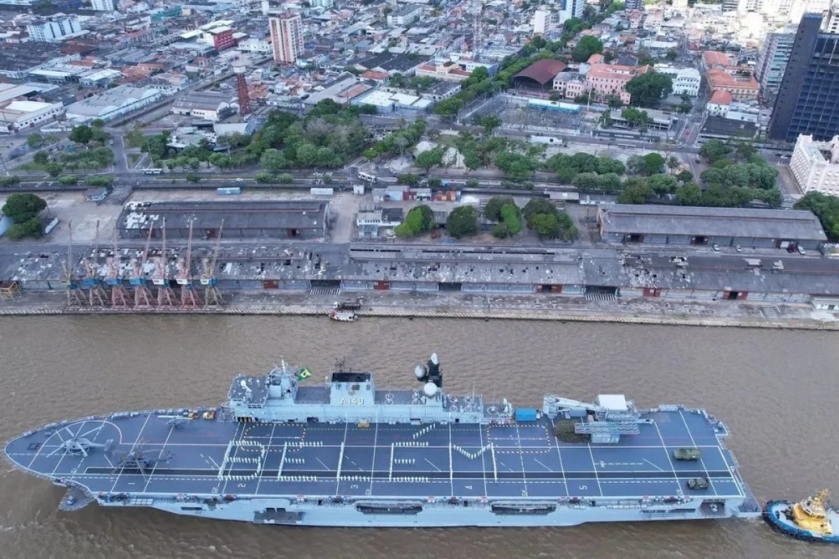 Lula se hospeda em barco em Belém com capacidade de hotel durante a COP30