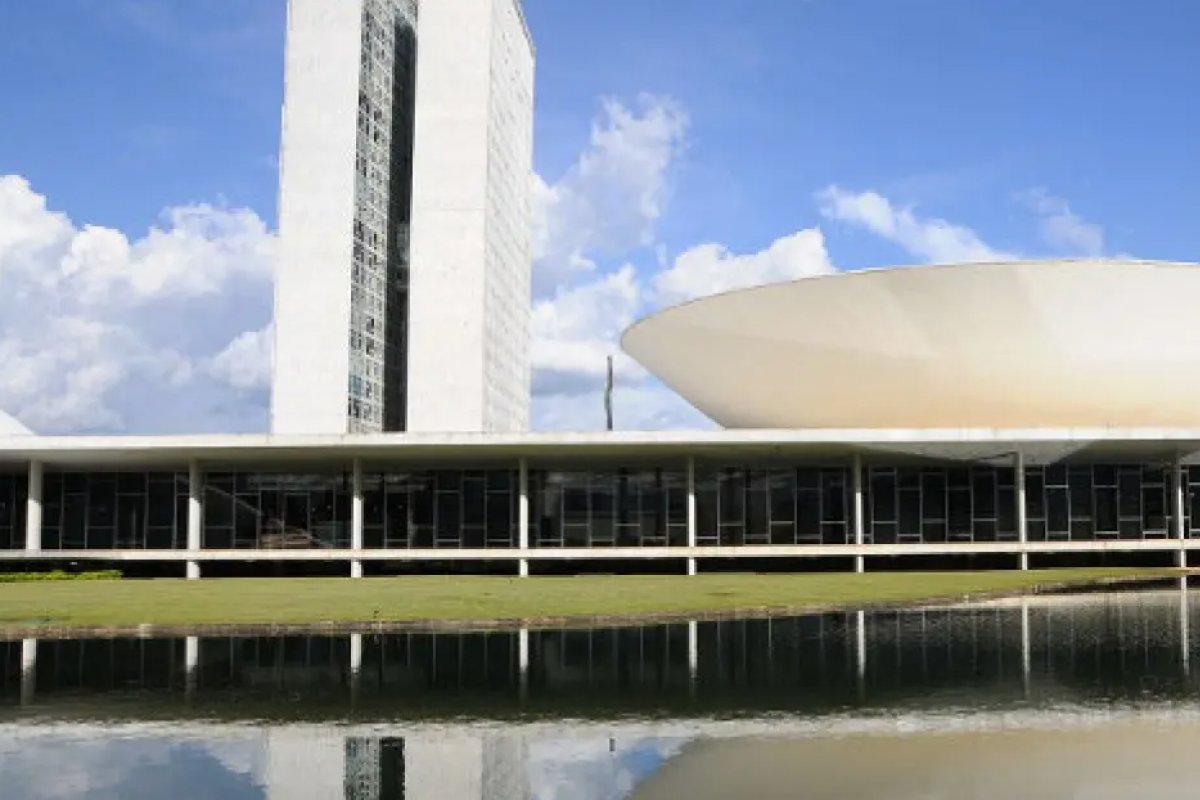 Policial penal faz disparo acidental em área da Câmara dos Deputados