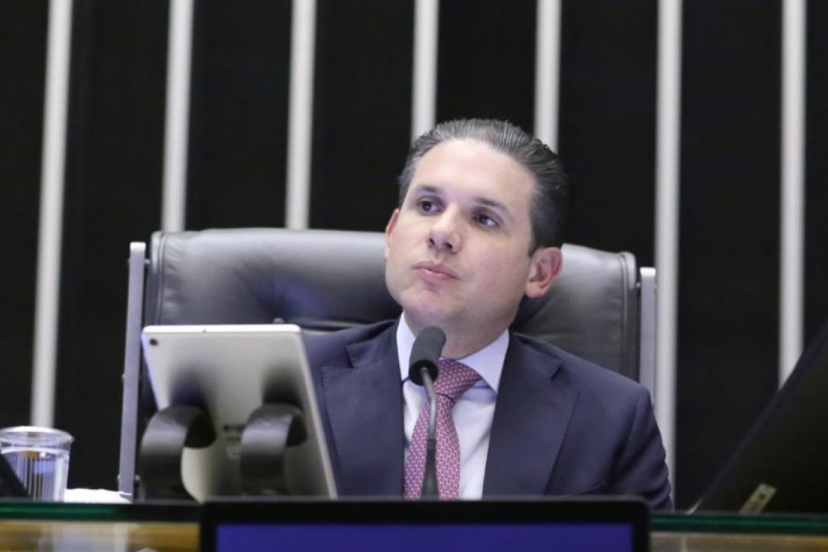MPF faz apuração preliminar sobre suspeita de 'rachadinha' em gabinete de Motta