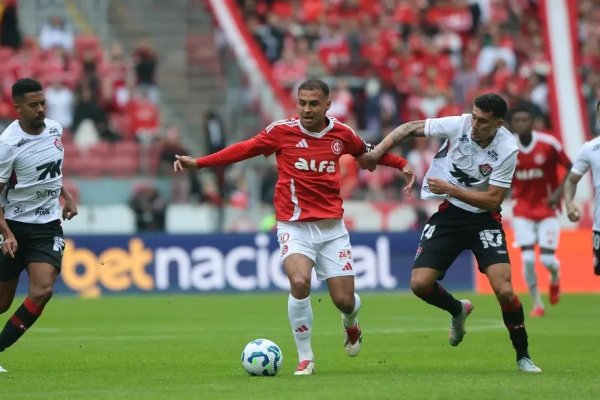 [Em confronto direto contra a zona de rebaixamento, Vitória encara o Internacional no Barradão]
