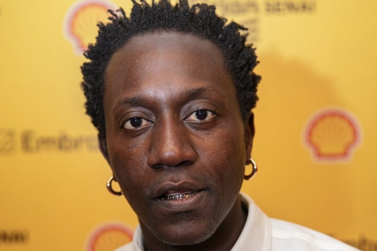 Licínio Januário: o ator angolano que conquistou o público brasileiro reflete sobre identidade e representatividade no Mês da Consciência Negra! 