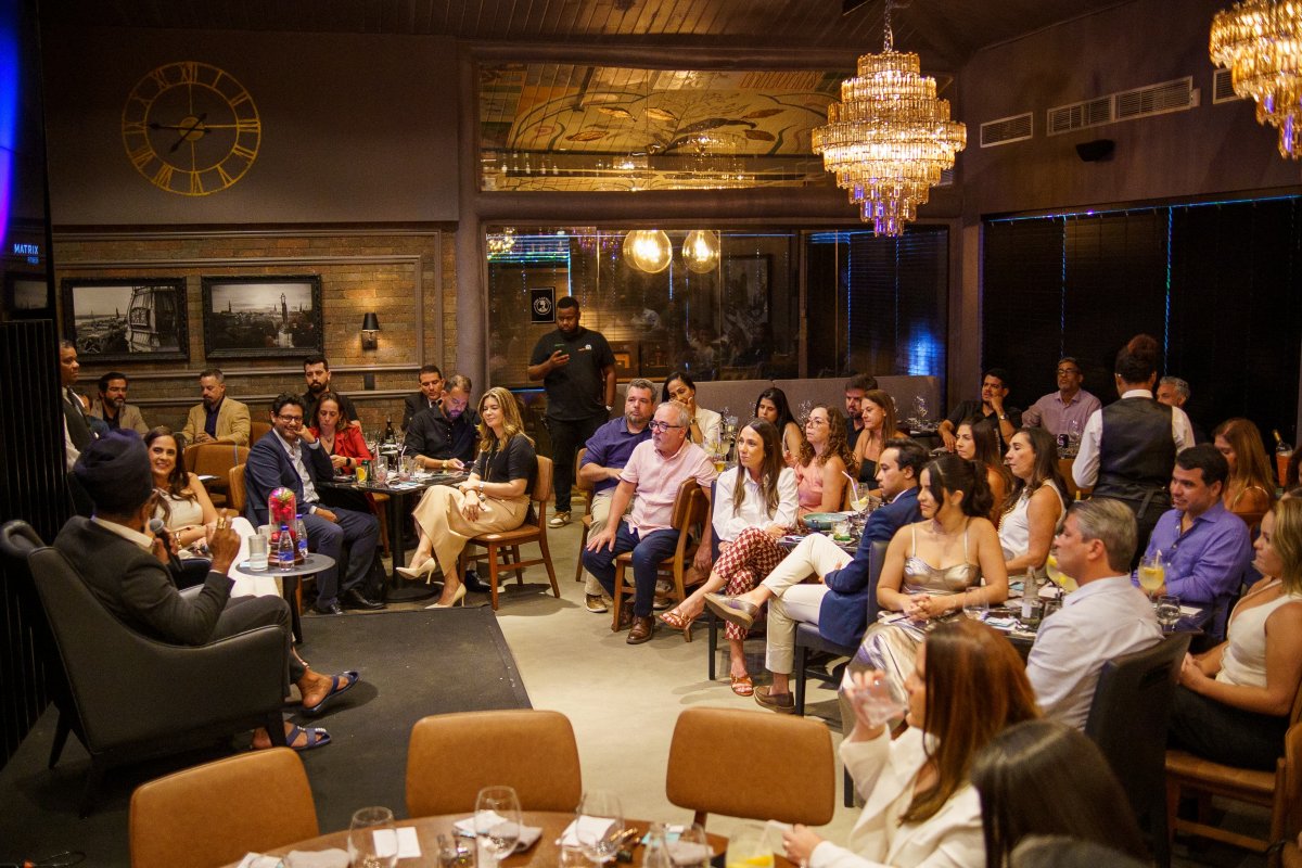 The Latvian recebe Antônio Carlos Freitas em um diálogo sobre liderança, criatividade e negócios para além dos palcos! 