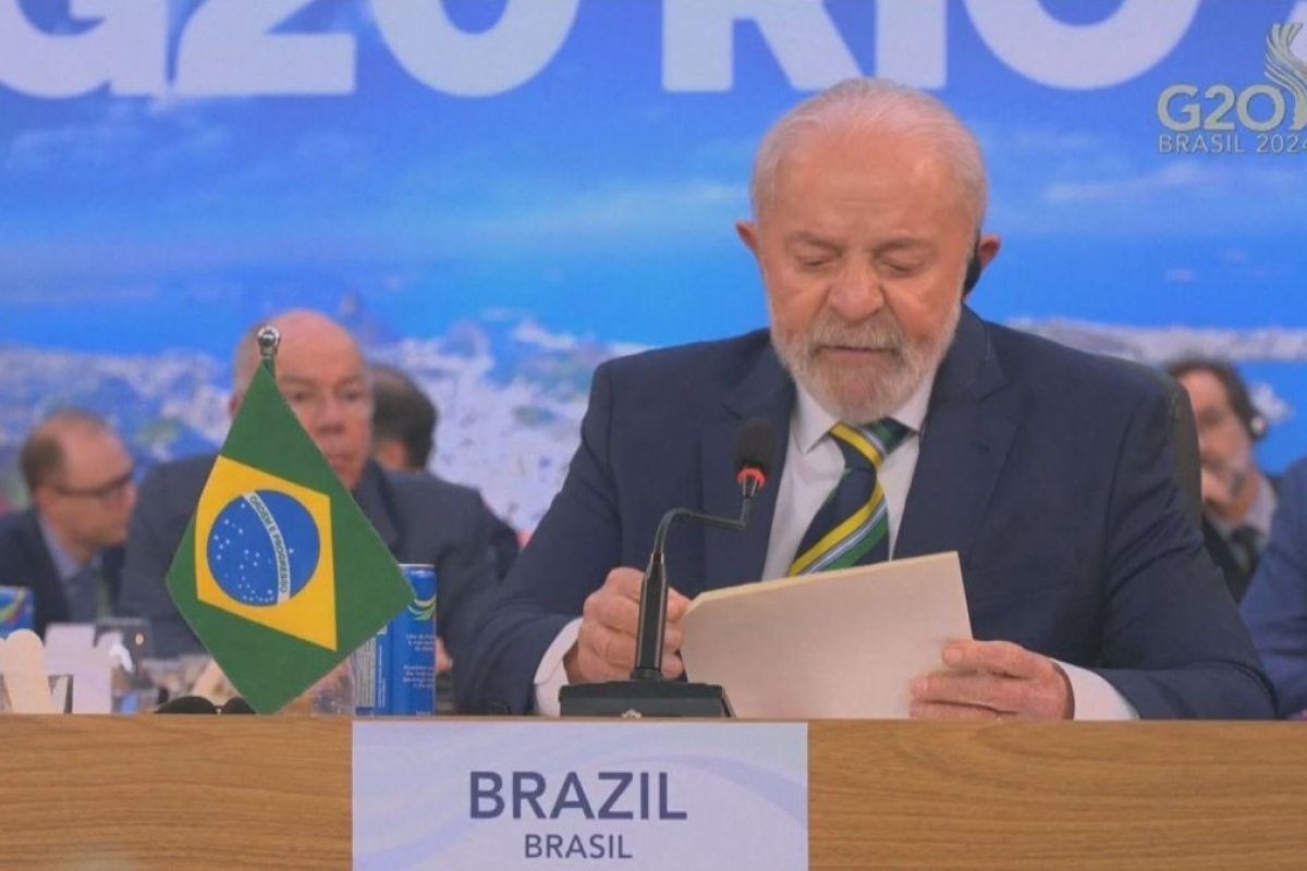 Lula pede menos discurso e mais ação em artigo sobre a COP30