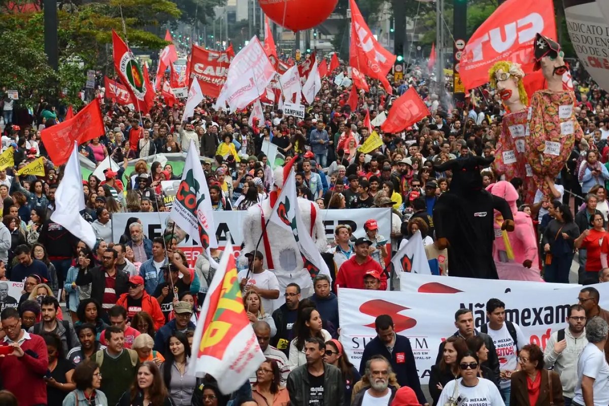 Isenção do IR é vitória dos trabalhadores, dizem centrais sindicais