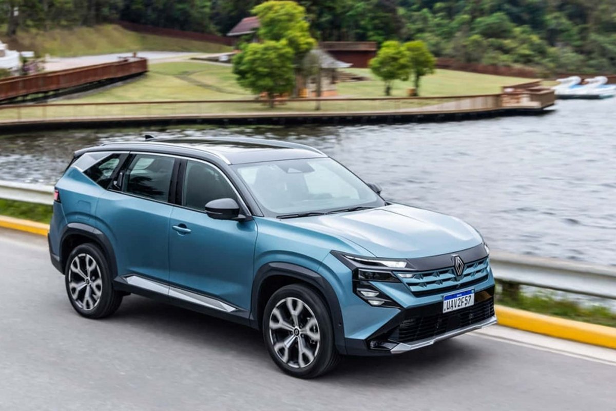 Lançamento: Farol da Bahia acelera o novo Renault Boreal 