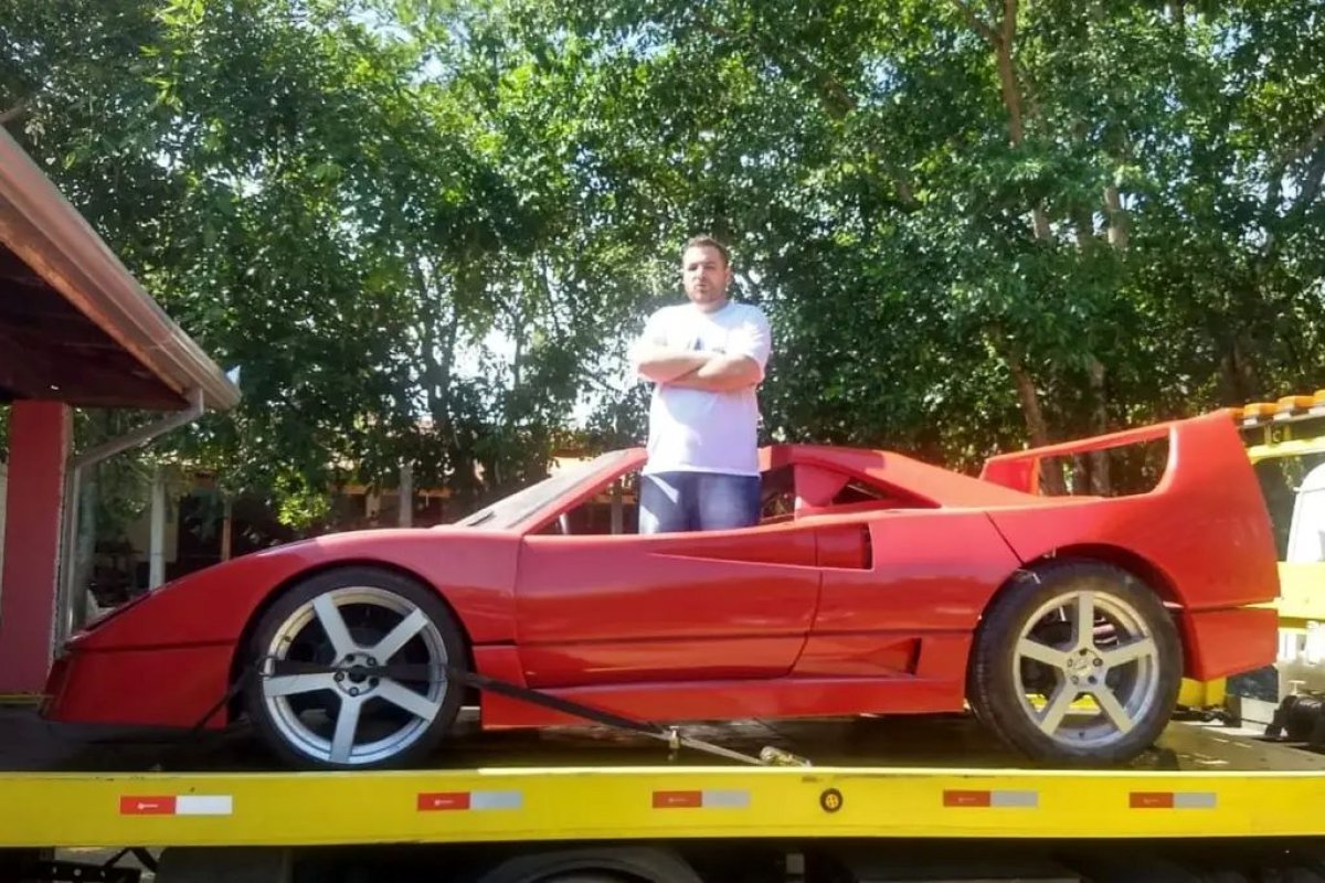 Processo contra dentista que fabricou réplica de Ferrari é arquivado por falta de pagamento