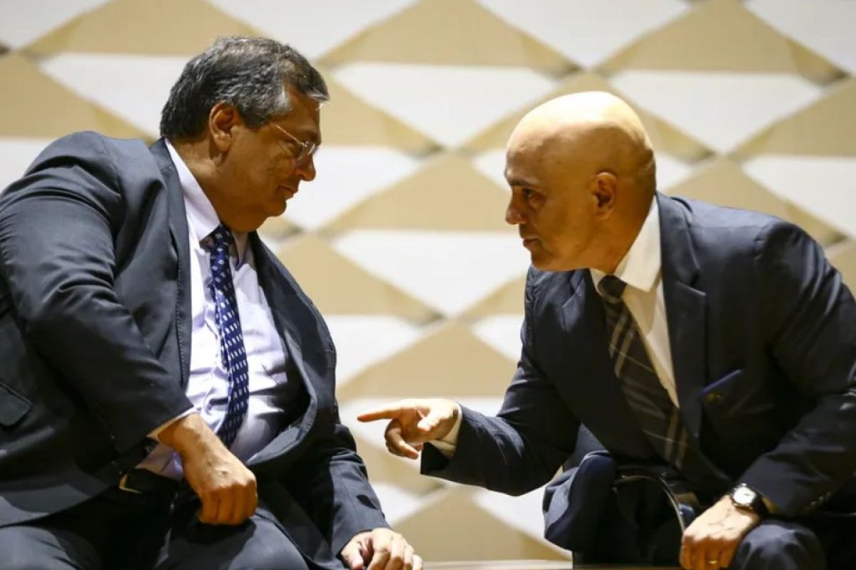 Moraes e Dino votam contra recursos de Braga Netto e Ramagem na trama golpista
