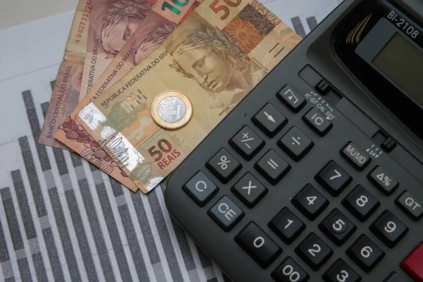 [Dívida pública deve atingir 82,5% do PIB até 2026, aponta Tesouro Nacional]