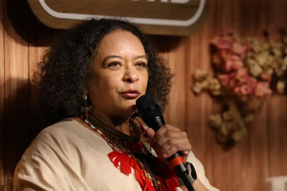 Primeira mulher negra será empossada na Academia Brasileira de Letras hoje