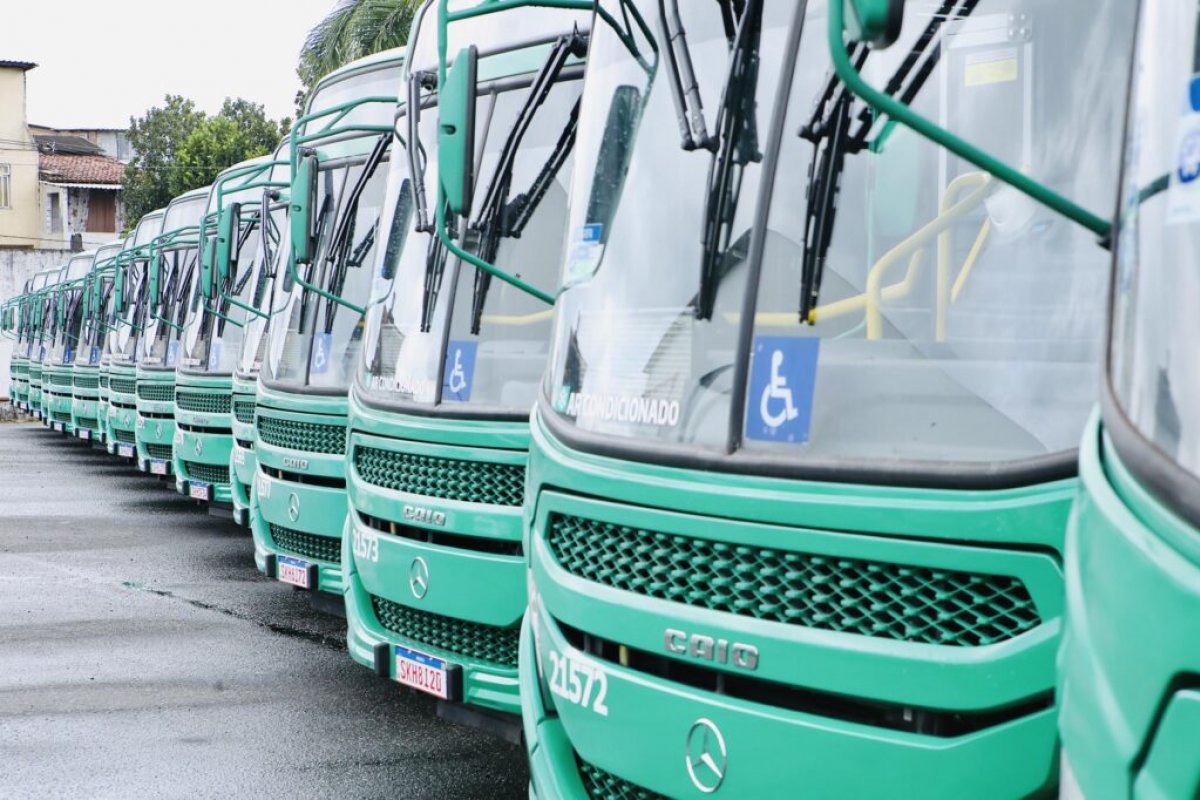 Ambulantes cadastrados no Carnaval de Salvador em 2026 terão tarifa zero nos ônibus da cidade