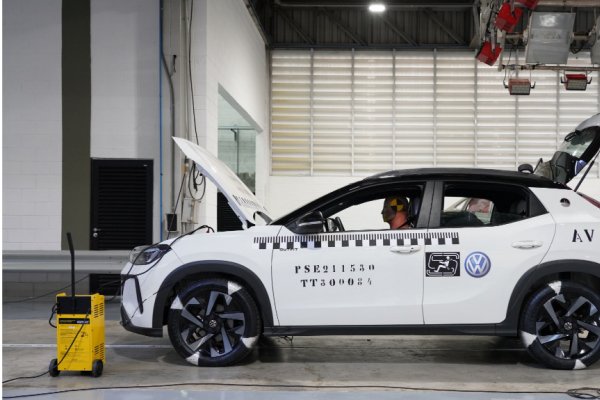 [Volkswagen mostra teste de colisao com o Tera em fábrica ]