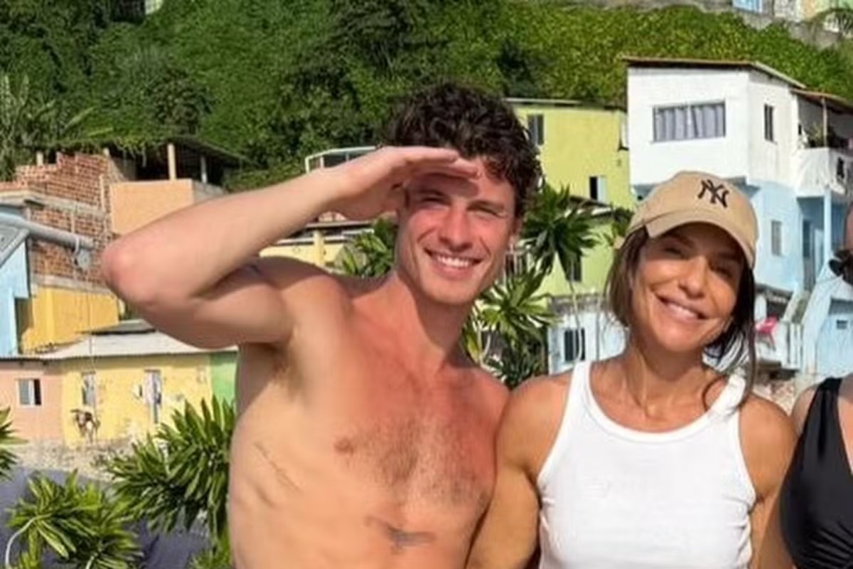 Encontro inesperado: em visita a Salvador, Shawn Mendes posa para foto com Ivete Sangalo