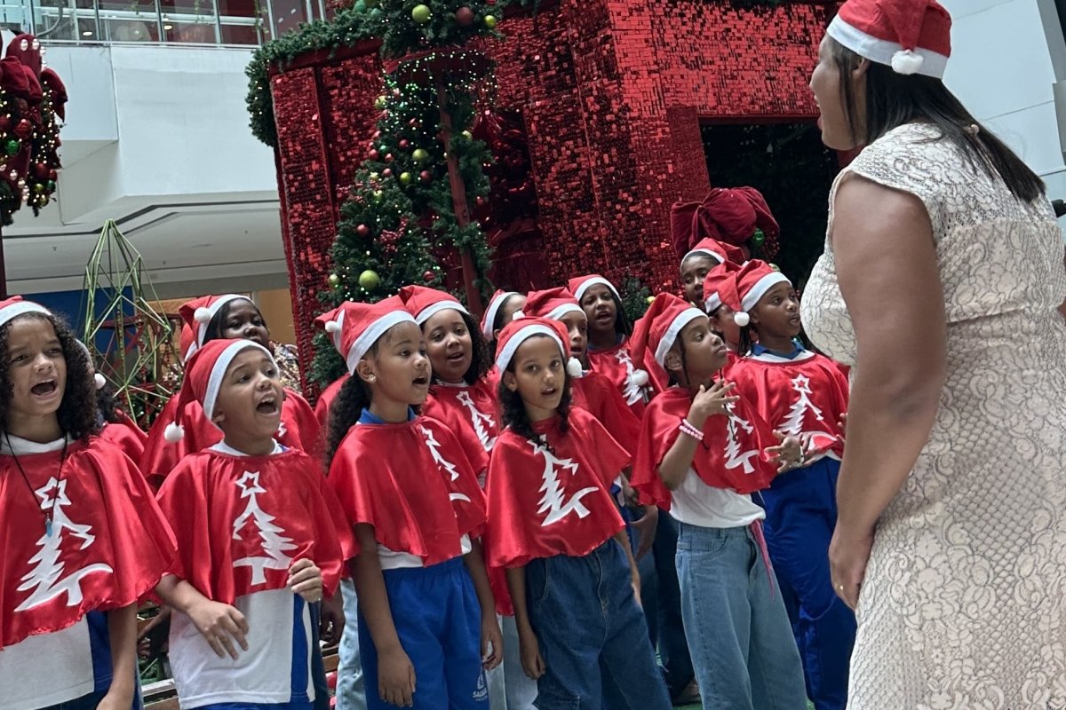 Campanha Papai Noel dos Correios é lançada no Shopping Bela Vista com a apresentação de Coral!