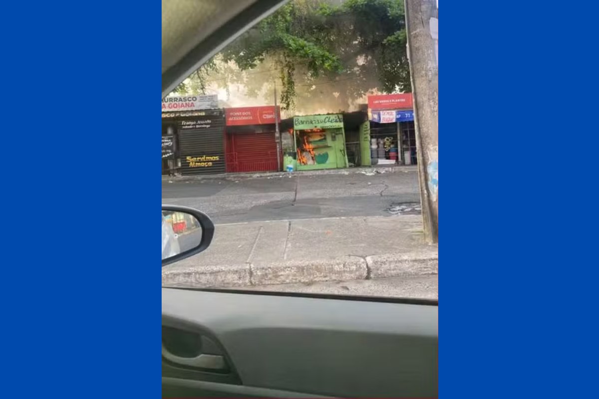 Vendedora tem barraca incendiada por ex-companheiro em Salvador