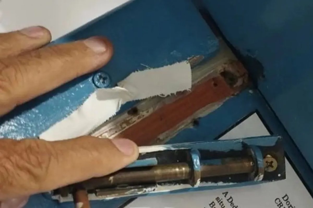 Mulher é detida após causar tumulto e danificar portas de UPA em Tanhaçu 