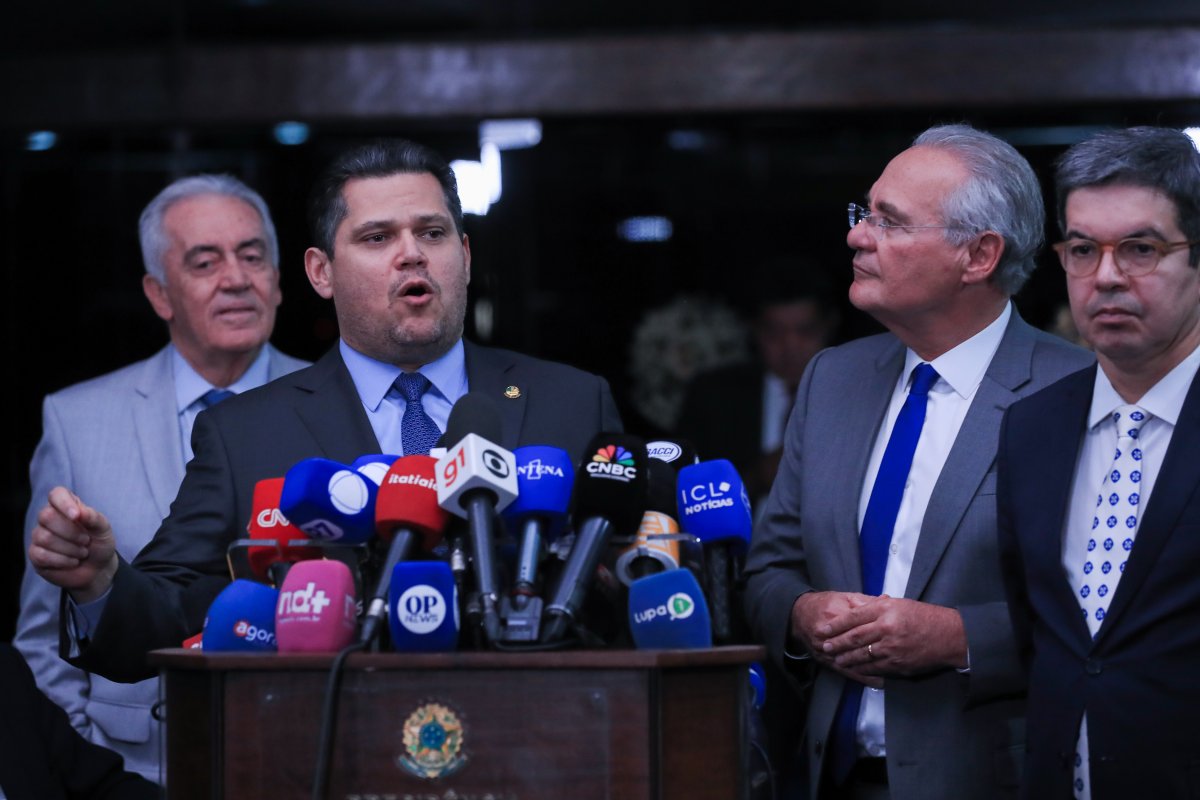 Alcolumbre elogia fundo de Lula para transição energética e diz que não há contradição em explorar Foz do Amazonas