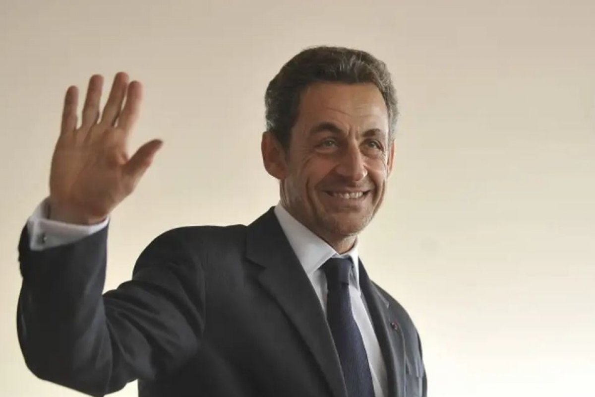 Justiça da França concede liberdade provisória a Nicolas Sarkozy após 20 dias preso
