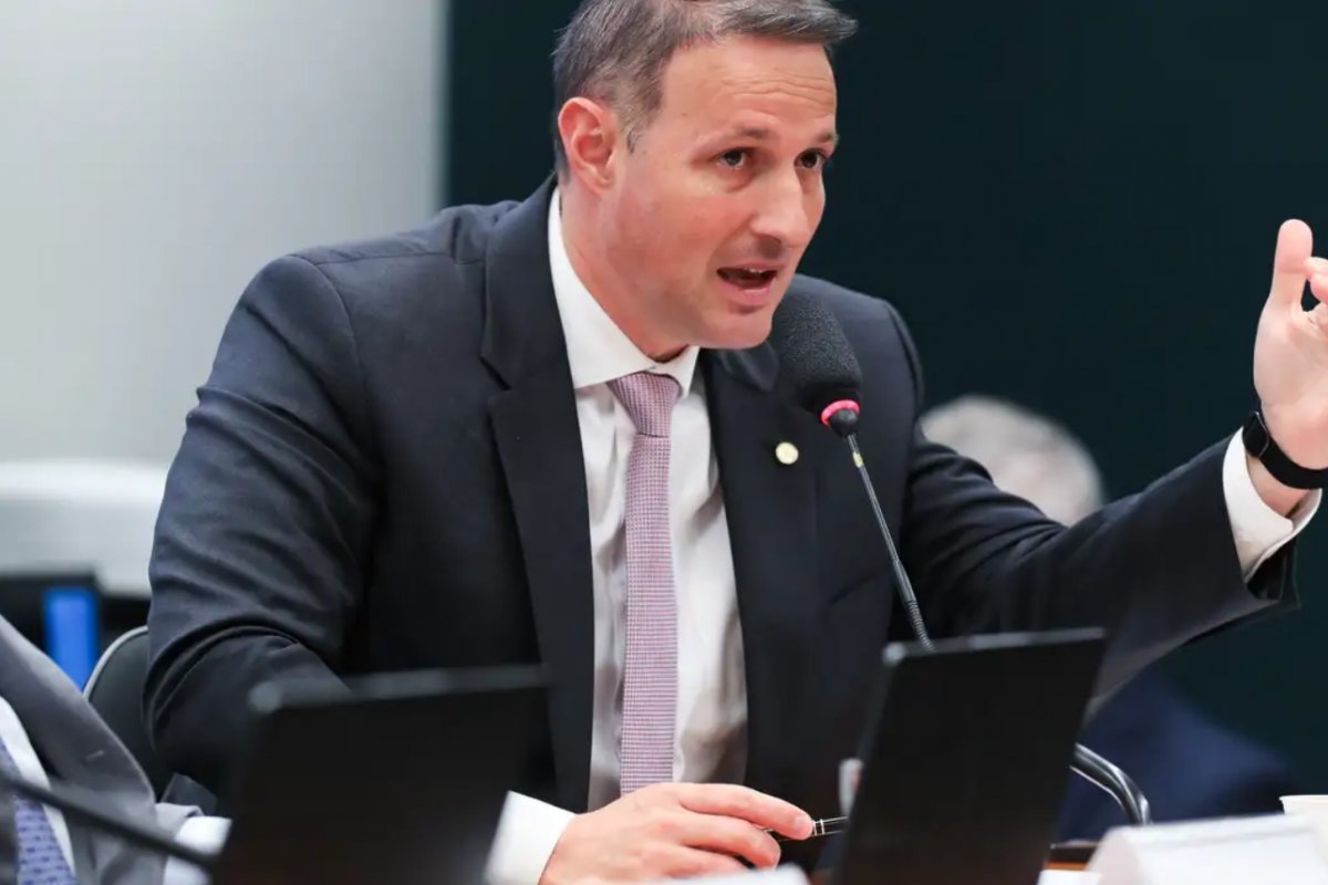 Governo tenta barrar votação de relatório sobre Lei Antifacção na Câmara