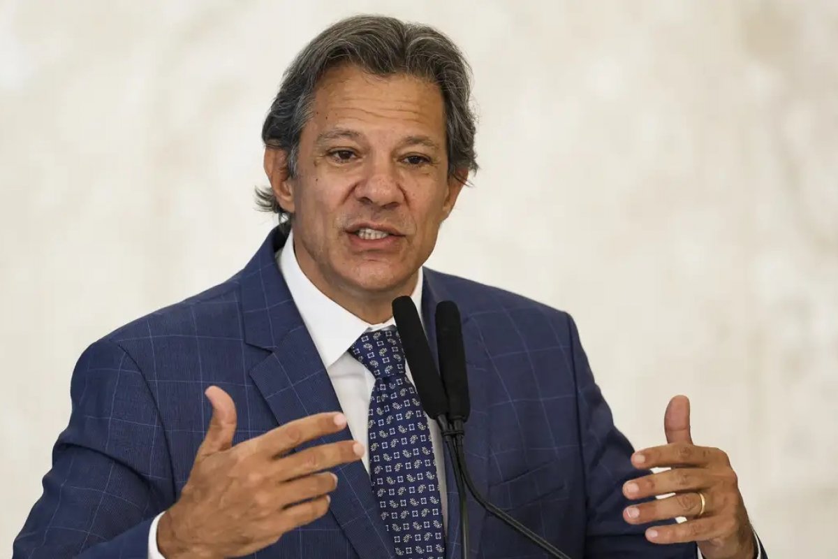 Isenção do IR deverá ser sancionada por Lula até quarta, afirma Haddad 