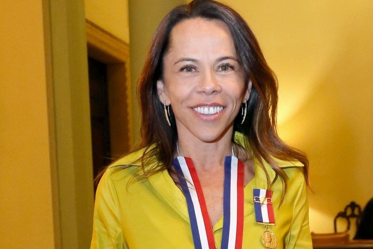 Daniela santa Cruz recebe a Medalha Pedro Ernesto na Câmara Municipal do Rio de Janeiro!  