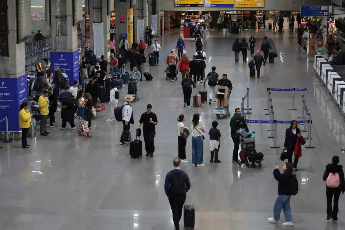 Turismo internacional no Brasil bate recorde em 2025