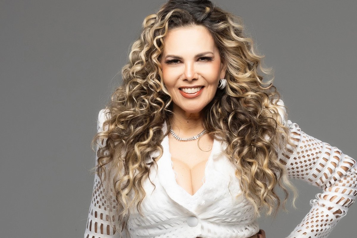 Márcia Freire abre sua temporada de fim de ano Cantora anuncia agenda com apresentações em cinco estados!
