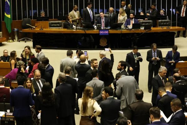 [Motta adia votação de PL Antifacção para terça-feira (18)]