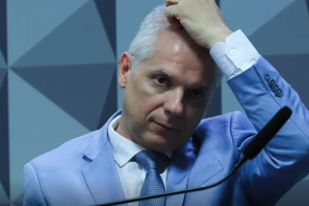 PF aponta que ex-presidente do INSS recebia propina mensal de R$ 250 mil em esquema