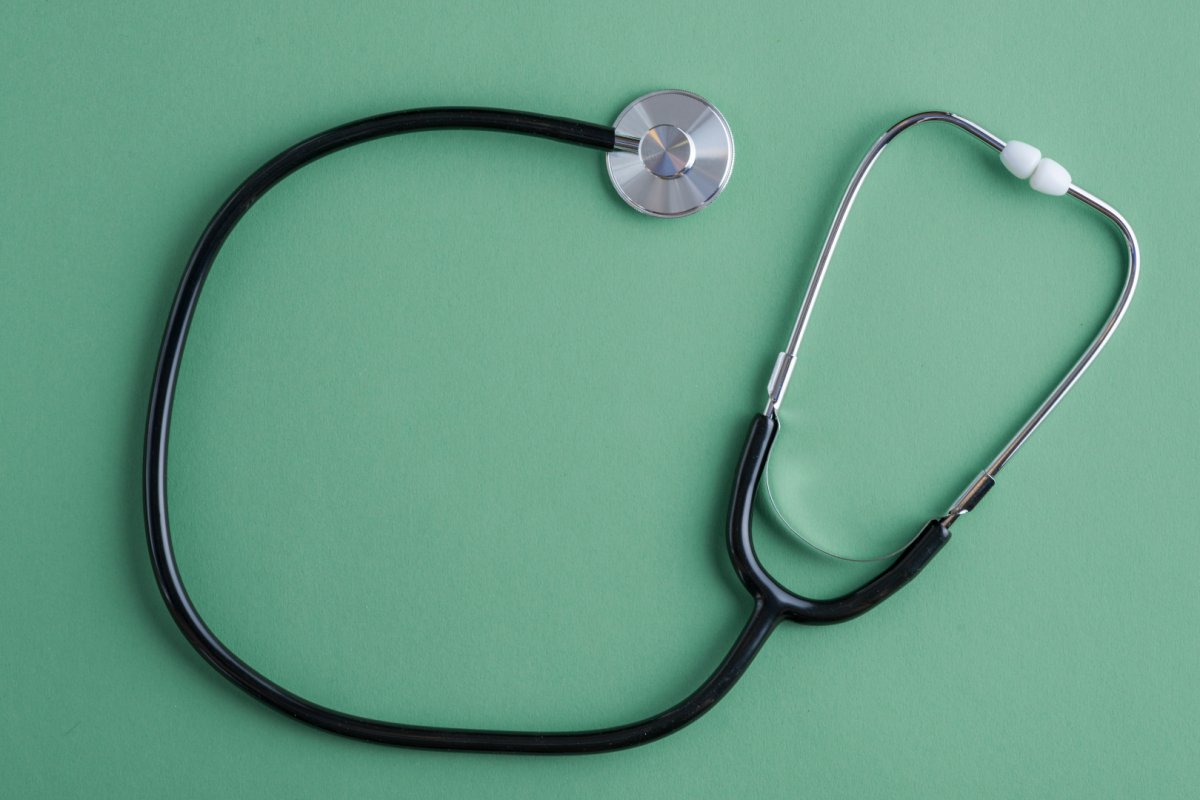 Associação Médica Brasileira alerta para risco de “falsos especialistas” com emissão de RQE pela OMB