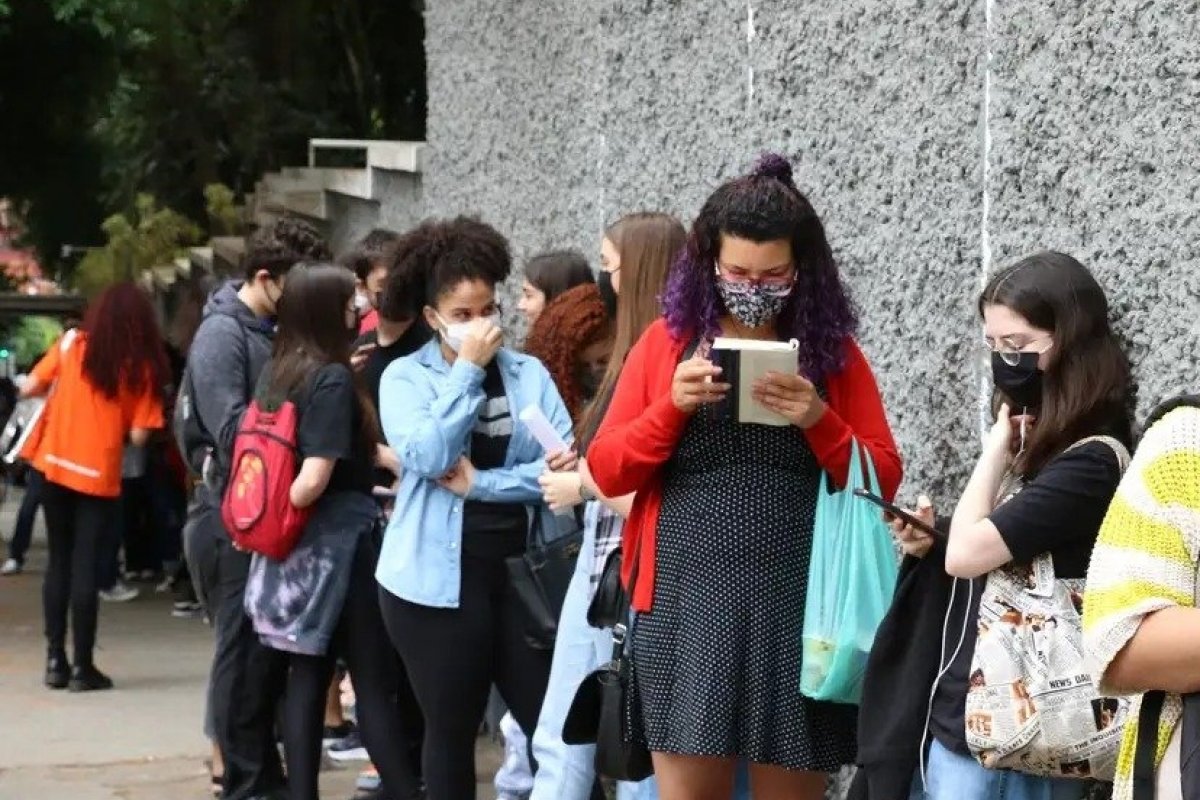 Programas de estágio abrem 600 vagas com bolsas de até R$ 2,4 mil no Brasil