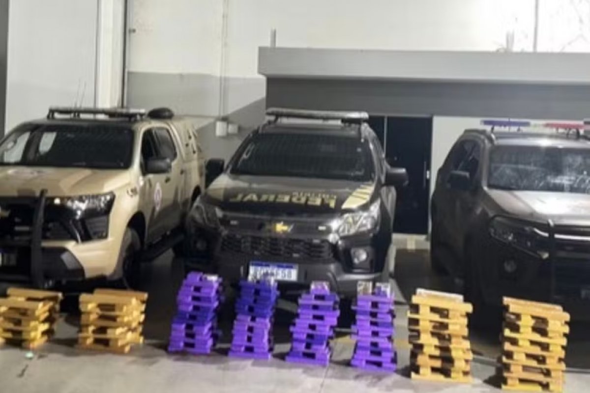 Dois homens são presos sob suspeita de transportar 188 kg de maconha em caminhonete de luxo na Bahia