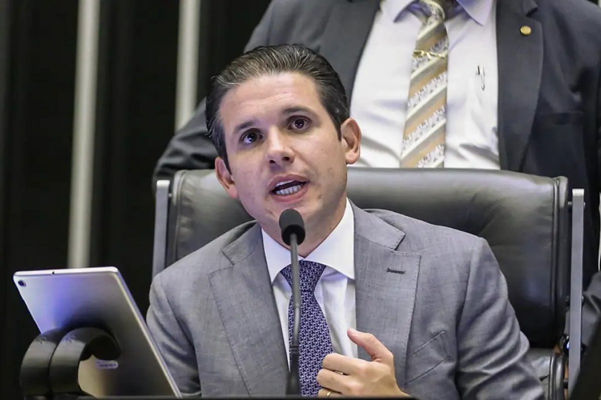 Hugo Motta quer votar PL Antifacção na próxima terça (18): 'Chegou a hora de parar de passar a mão na cabeça de bandido'