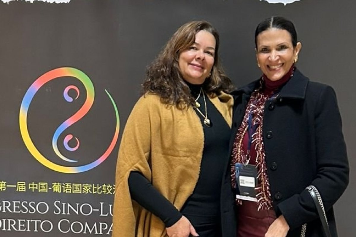 Procuradora do Município do Salvador, Angélica Guimarães Resende e a advogada Ana Paula Lima Leal participam de Congresso em Portugal!