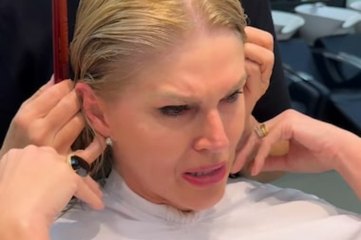 Na luta contra um câncer, Val Marchiori lamenta queda de cabelos!