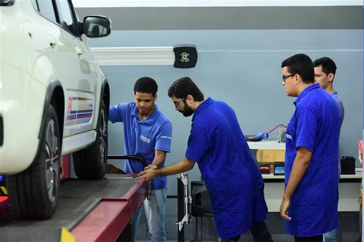 Com 20% de vagas gratuitas, Senai oferece mais de 5 mil oportunidades em cursos com alta demanda no mercado de trabalho na Bahia