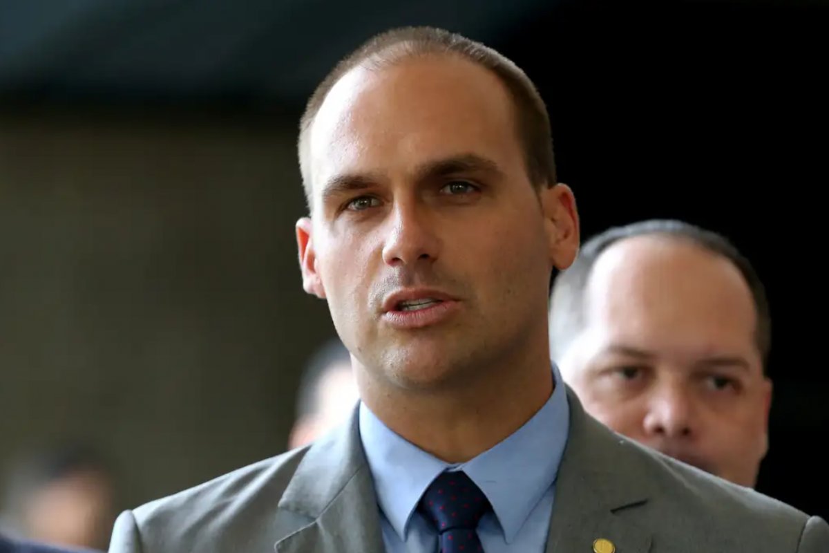 Eduardo Bolsonaro diz ter “orgulho” de ser chamado de réu pelo STF
