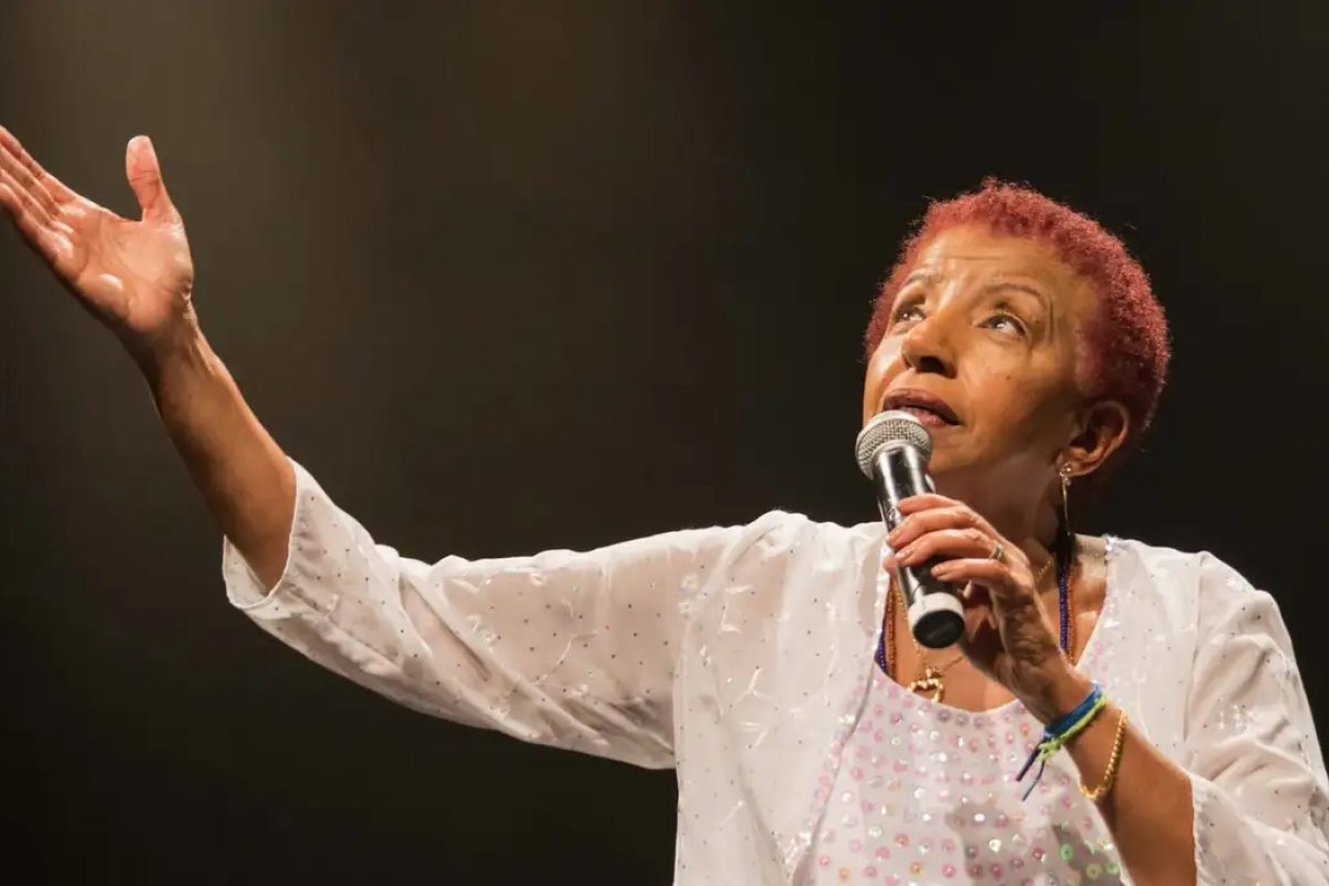 Troféu Raça Negra completa 25 anos e homenageia cantora Leci Brandão