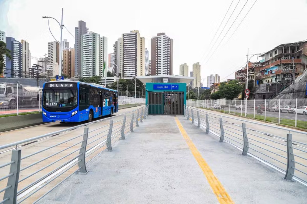 Estação do BRT fica sem energia após furto de cabos e equipamentos em Salvador