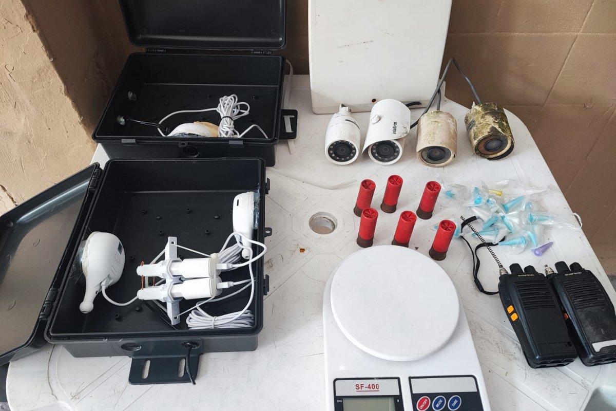 Vídeo: câmeras clandestinas são apreendidas no bairro de Pirajá 