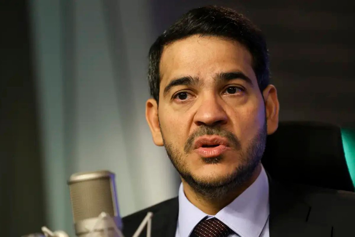 Jorge Messias agradece indicação de Lula ao STF e reafirma compromisso com a Constituição