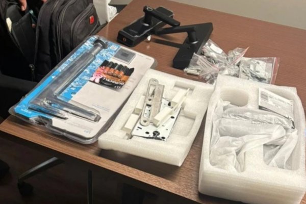 [Funcionário é preso em fuga após furtar mais de R$3 mil em peças de empresa em Salvador]