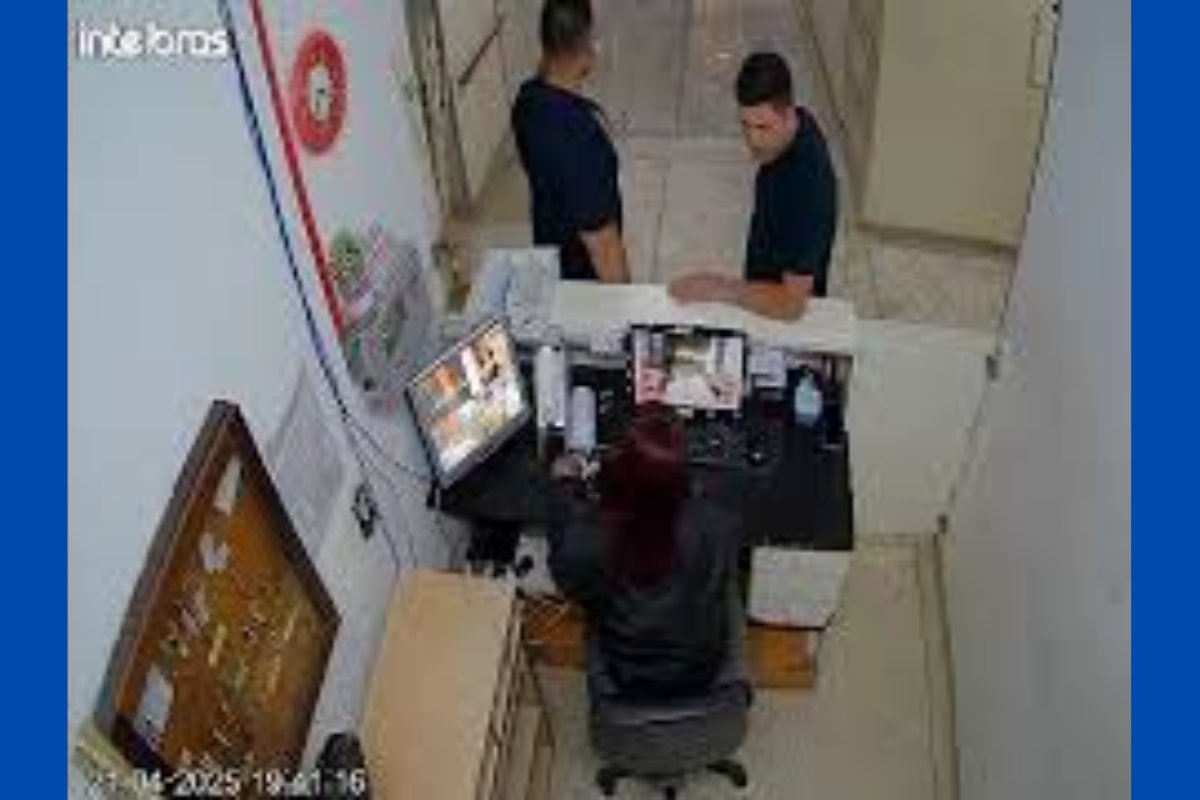 Vídeo: vereador do PL é flagrado ao humilhar porteira que o impediu de encontrar namorada após agredi-la