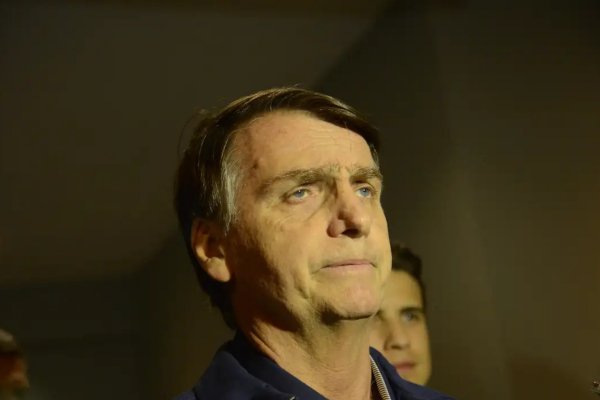[Defesa fala em 'risco à vida' de Bolsonaro e pede a Moraes cumprimento de pena em casa]