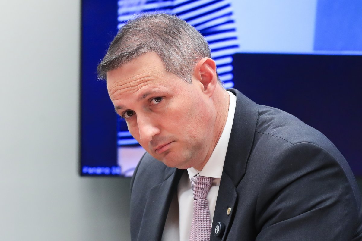 Derrite confirma saída antecipada do governo de SP para voltar à Câmara em 2026