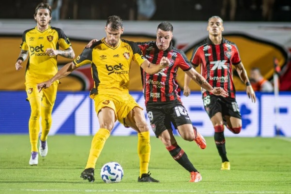 Com chance de dormir fora da zona, Vitória visita o já rebaixado Sport