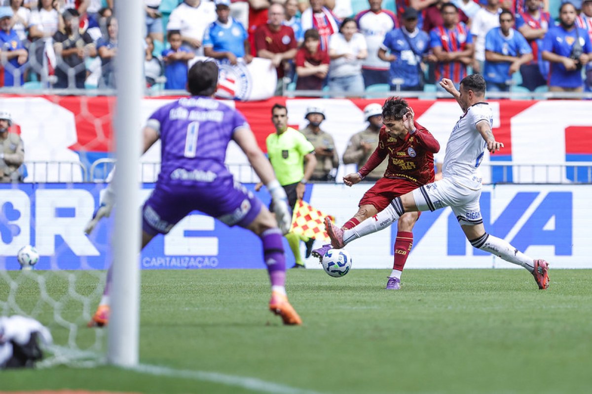 Vídeo: Bahia vence Vasco e retorna ao G-6 do Brasileirão; confira o gol